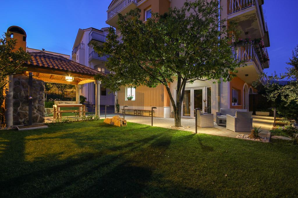 Apartments Mec & Tik Split Exterior photo